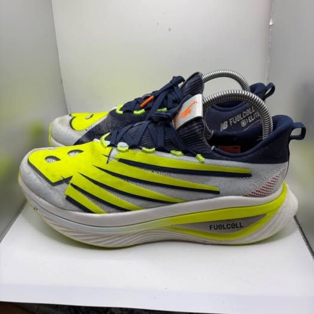 Women’s New Balance FuelCell SuperComp Elite V3 Running Shoes Size 9.5